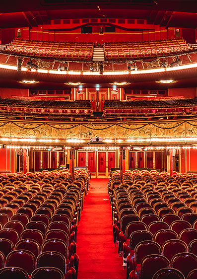 Les Folies Bergère - Theatre in Paris - Shows & Experiences